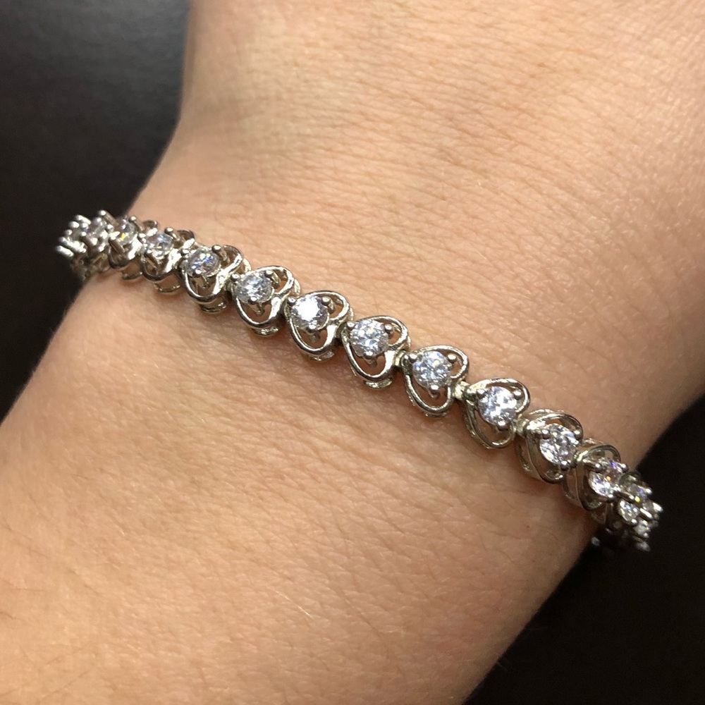 NWOT Heart Tennis Bracelet with Case